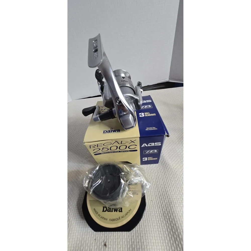 Daiwa Regal-X 2500C Spinning Reel 3 Ball Bearings, ABS, Twist Buster -‎ Complete